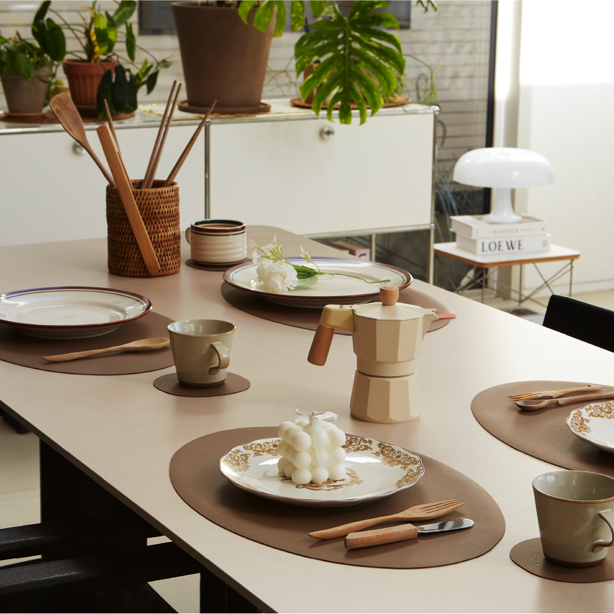 Levery Roskin oval vegan leather placemat in brown