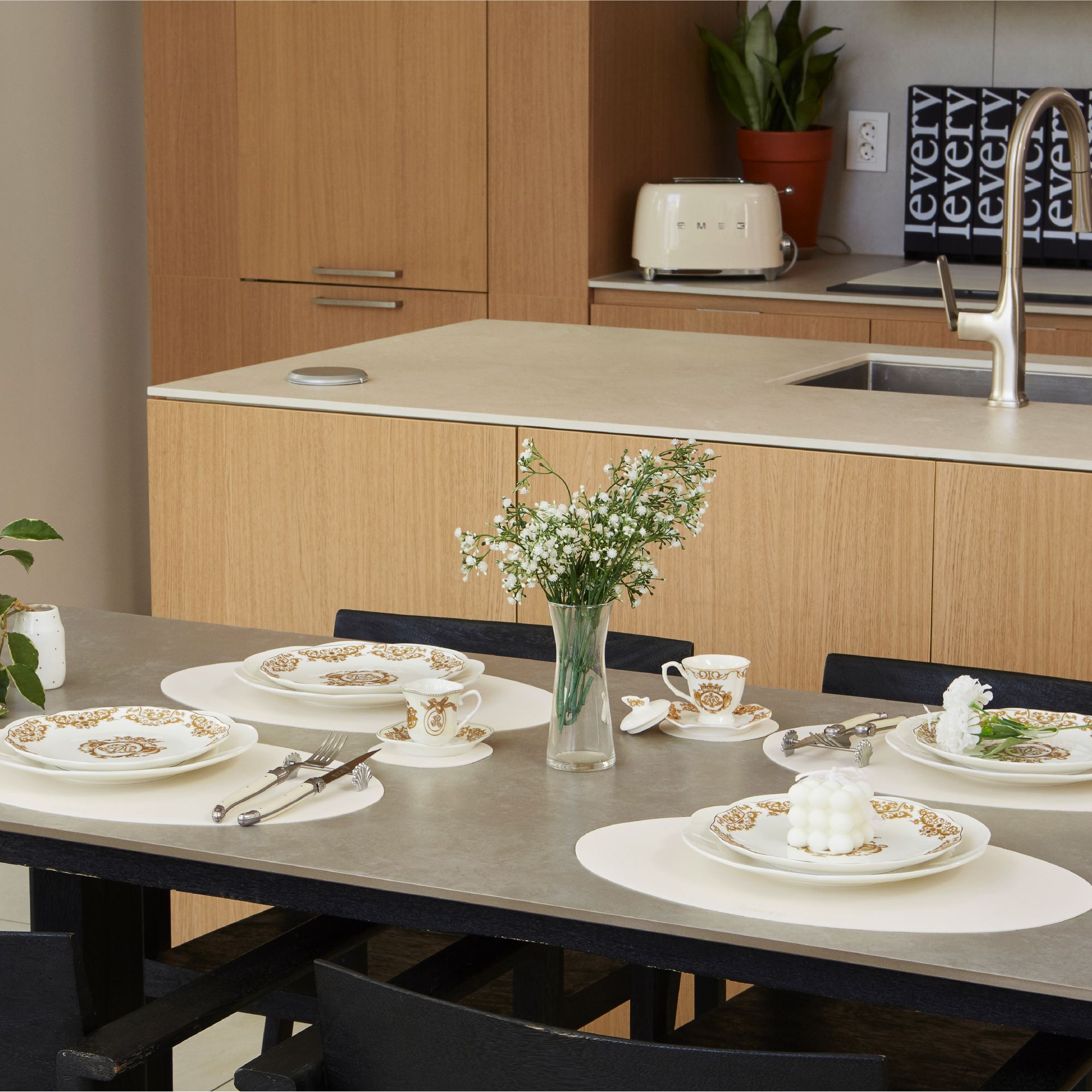 Levery Roskin oval vegan leather placemat in ivory