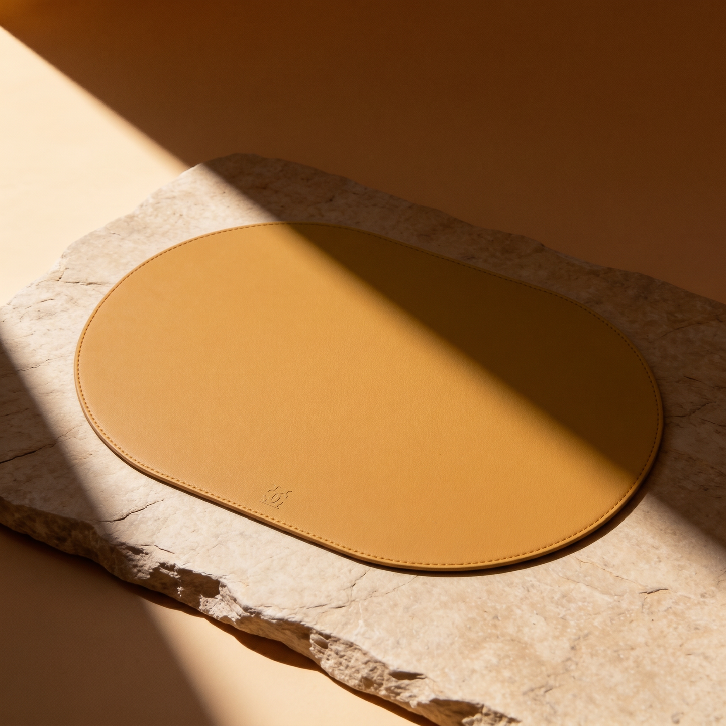 Caramel Victoria hard table mat, alternate view
